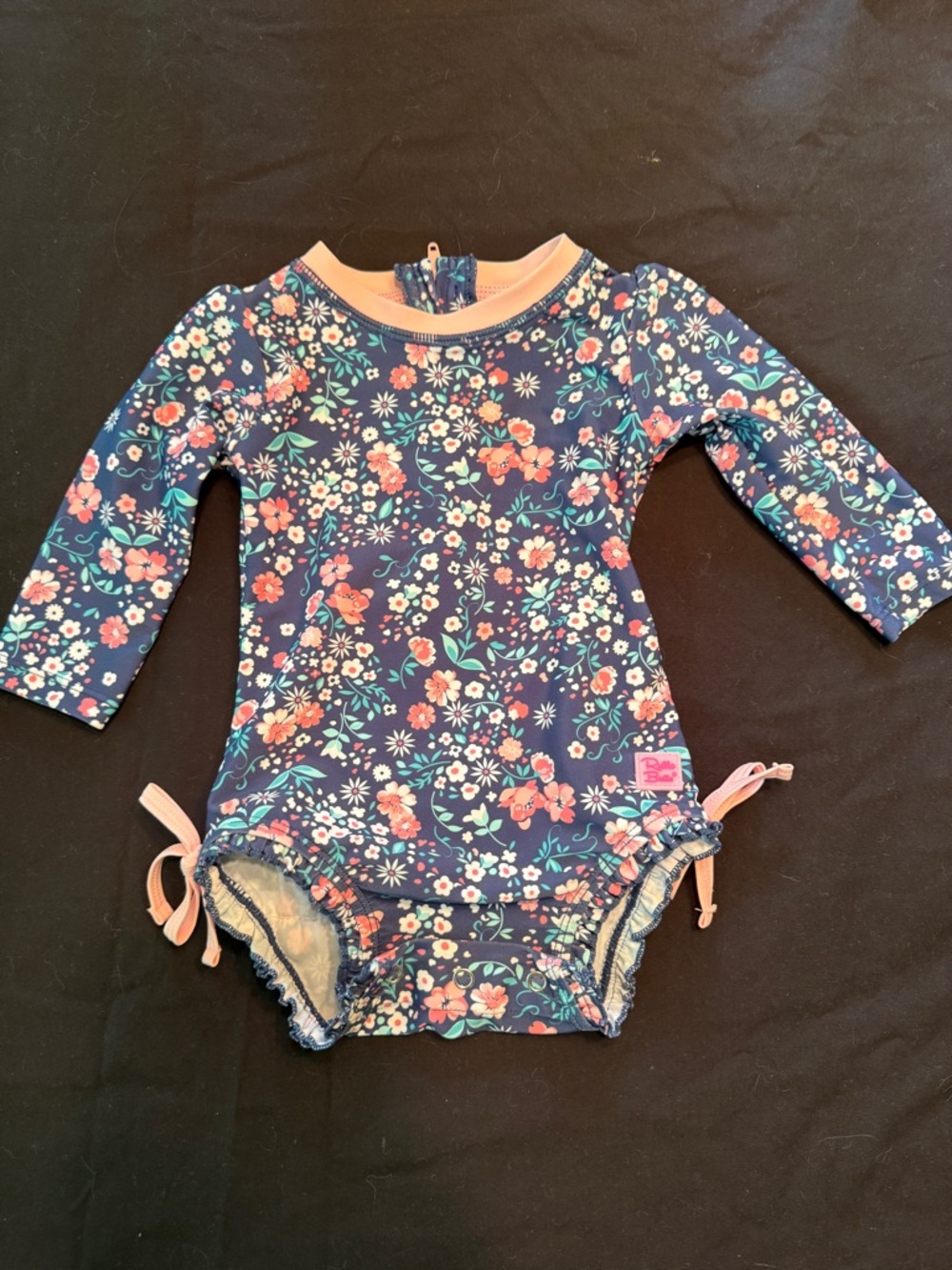 EUC Ruffle butts swimsuit only worn 3x for a short time